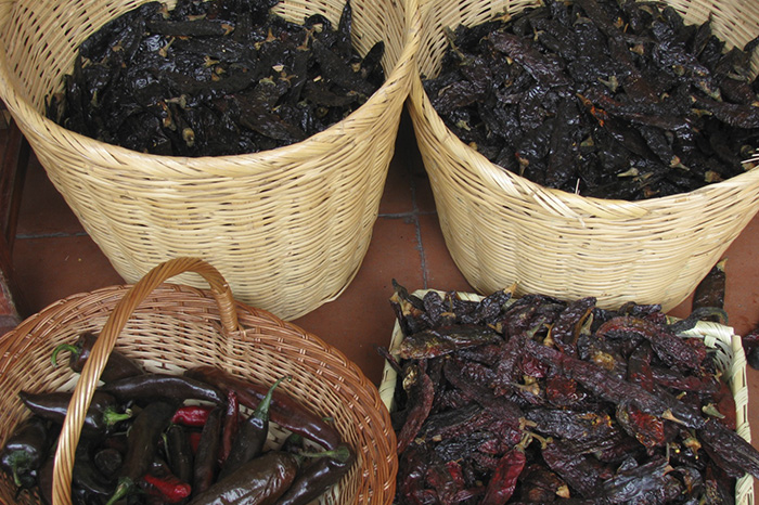 Gastronomía tradicional de México y chiles en nogada