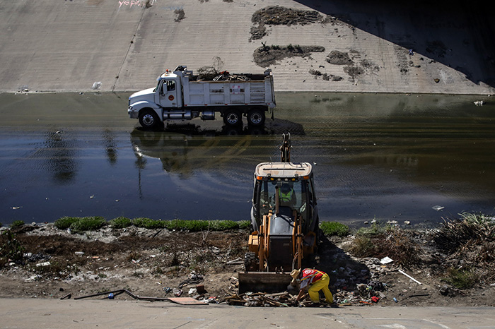 Contaminación del Río Tijuana cruza la frontera hacia Estados Unidos