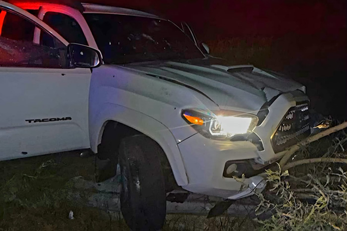 Camioneta chocada tras ataque contra policías de Tarímbaro