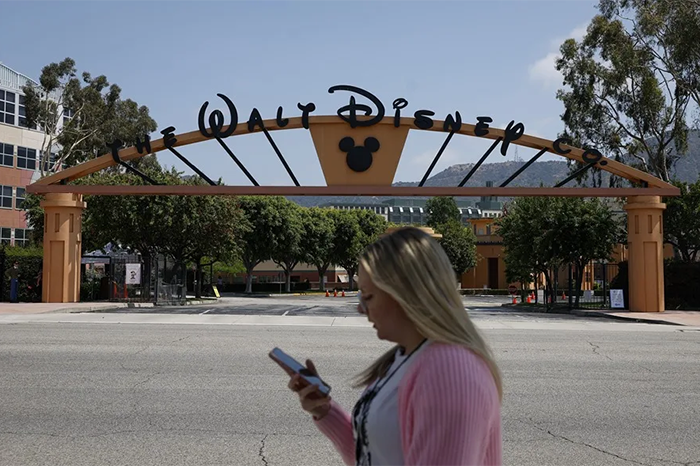 Disney despide a 300 empleados y ofrece retiro anticipado a ejecutivos