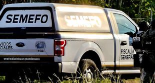 Zona del hallazgo de dos hombres asesinados en la colonia El Varillero de Apatzingán.