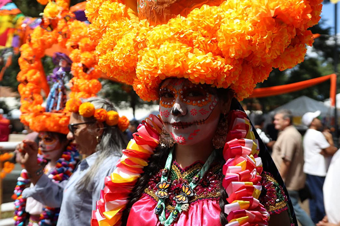 Inauguración de la Feria Nacional Artesanal y Cultural de la Catrina de Capula, en Morelia.