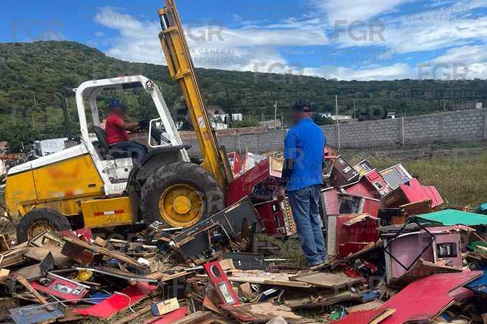 FGR destruye 54 máquinas tragamonedas aseguradas en Michoacán