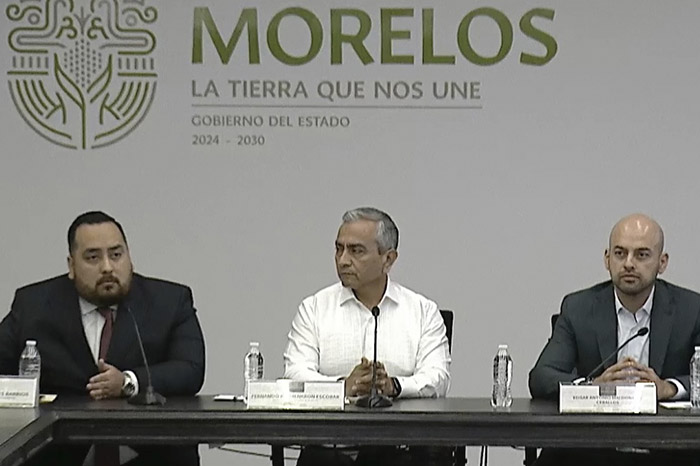 Autoridades de la Fiscalía de Morelos en rueda de prensa.