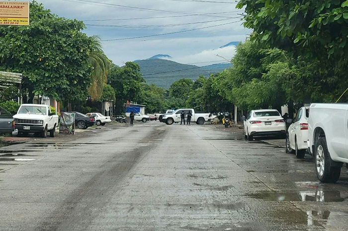 Joven de 19 años resulta gravemente herido tras ataque armado en Apatzingán.
