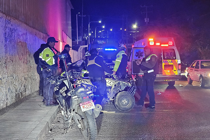 Cuatrimoto involucrada en un accidente vial en la avenida Michoacán, en La Piedad, donde un joven resultó lesionado.