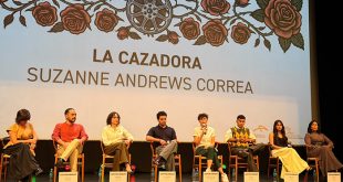 La directora Susan Andrews junto al elenco de la película La Cazadora en el Festival de Cine de Morelia.