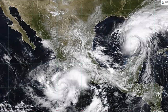 Imagen satelital de los sistemas hidrometeorológicos en México.