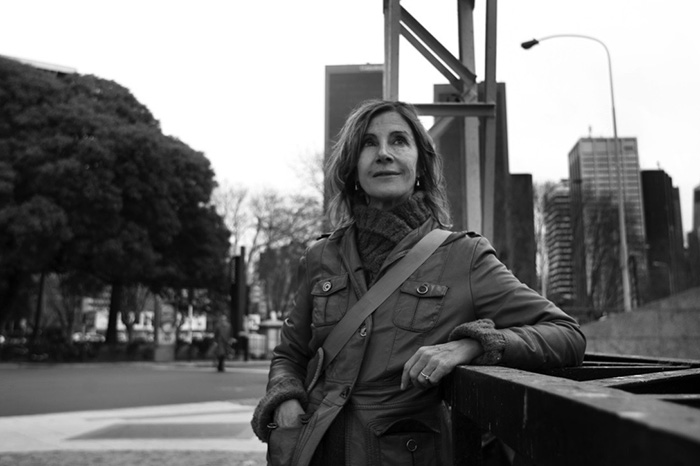 María Negroni habla sobre la poesía durante un encuentro cultural en Pamplona