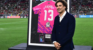 Memo Ochoa recibe homenaje a su carrera previo al México-Chile