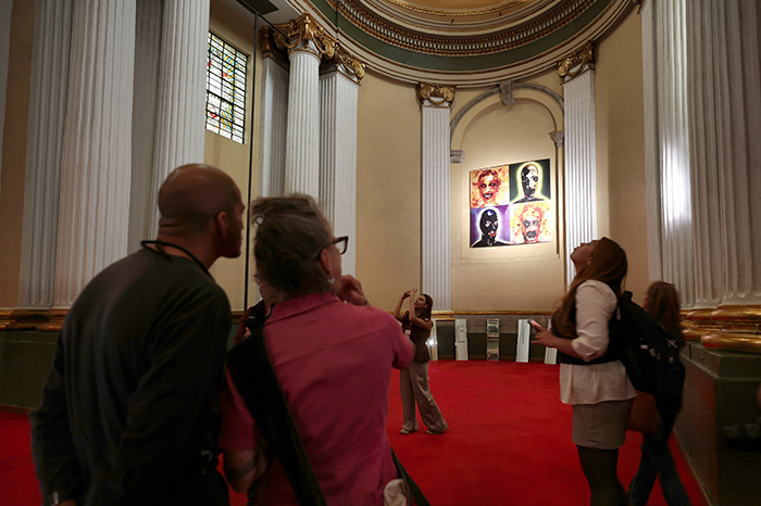 Exposición de Richard Moszka en el antiguo convento sede de Ex Teresa Arte Actual en Ciudad de México