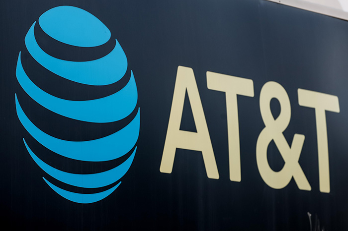 Grupo Televisa y Fintech Holdings acuerdan comprar el negocio de telefonía móvil de AT&T México.