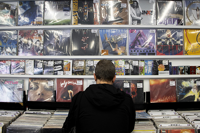 El vinilo resurge en México entre jóvenes aficionados al coleccionismo musical